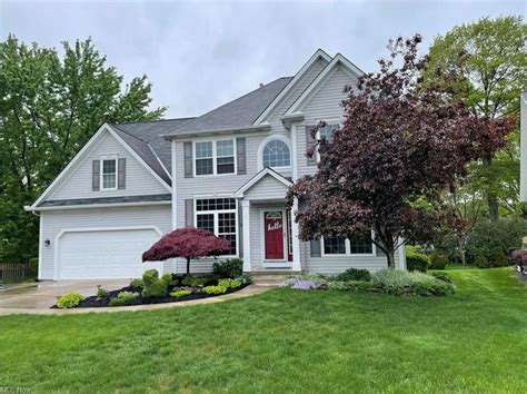 This home last sold for 190,000 in July 2021. . Zillow north olmsted